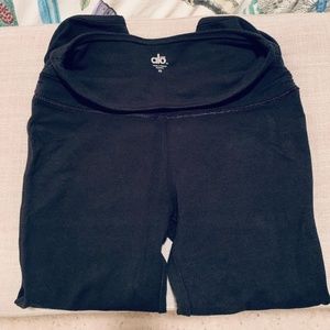 ALO Yoga Cropped Black Legging, Button Detail,  XS
